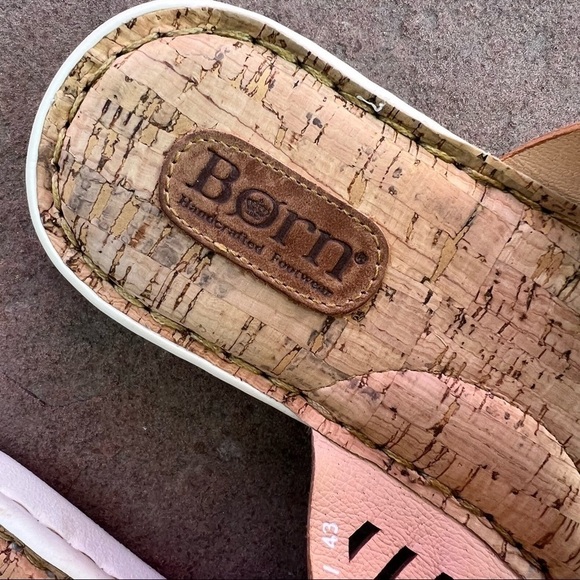 CLEARANCE BORN LEATHER CUTOUT COMFORT THONG SANDAL CORK SOLE SIZE 11 - Picture 5 of 7